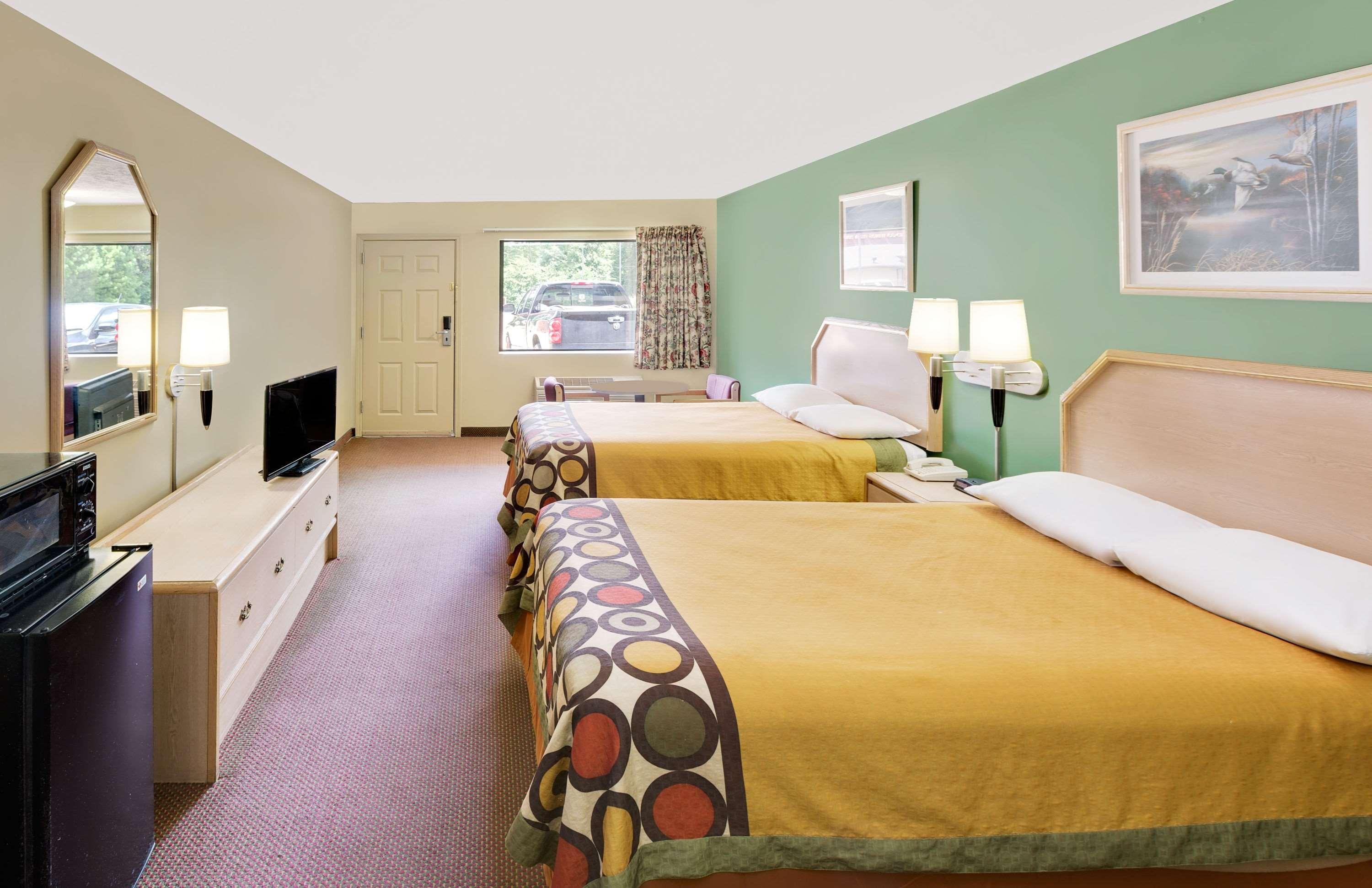 Super 8 By Wyndham Kosciusko Motel Exterior photo